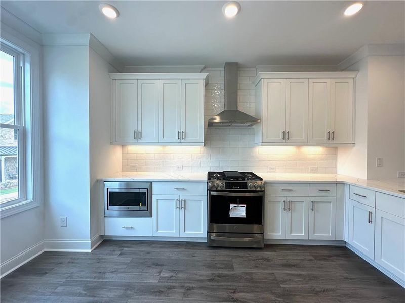 Furnished interior view inside a new home in Evanshire Townhomes, Duluth (Image 9).