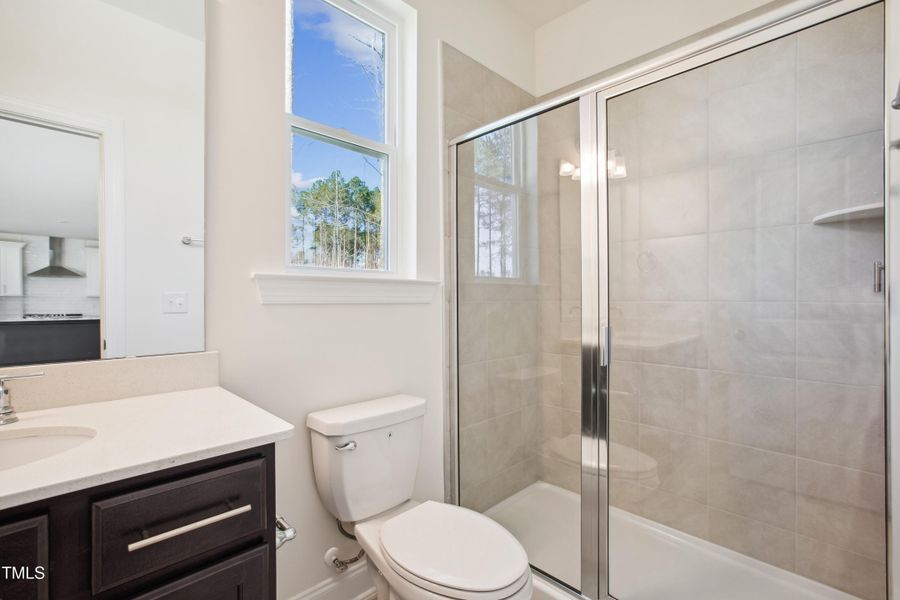 Fontana -1st Floor Full Bath