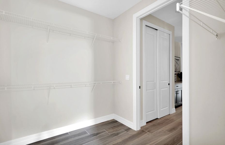 Representative unfurnished interior of a home built from the Renown by Del Webb in Del Webb Saint Johns, St. Johns (Image 20).
