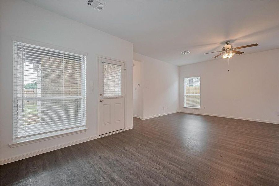 Spacious, unfurnished interior of a new home in , Dayton (Image 33).