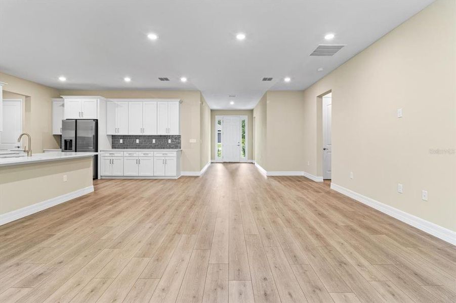 Spacious, unfurnished interior of a new home in , Ocala (Image 34).