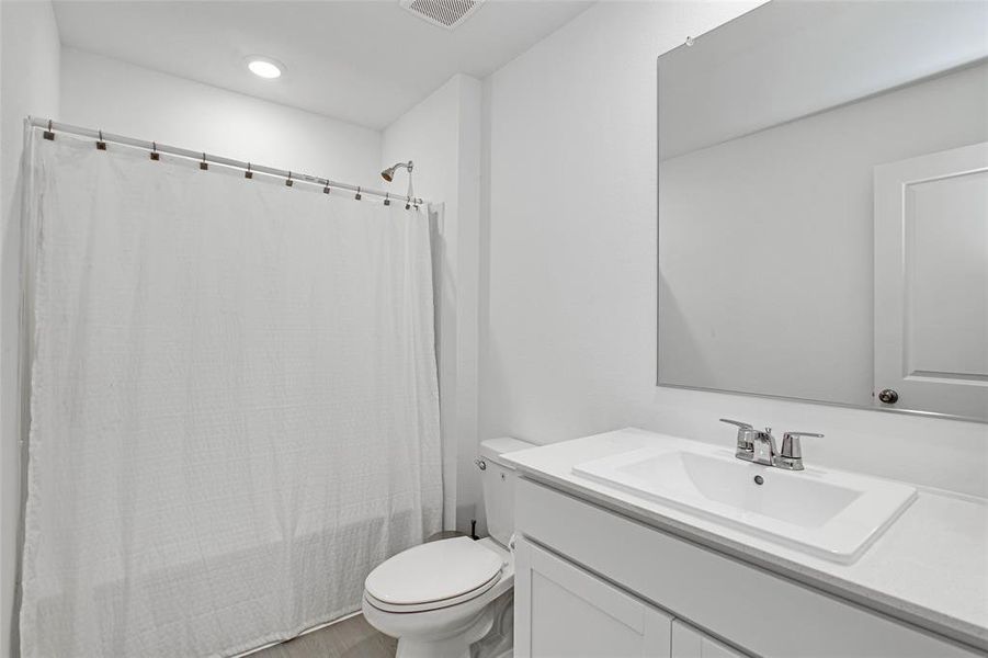 Furnished interior view inside a new home in , Fort Worth (Image 18).