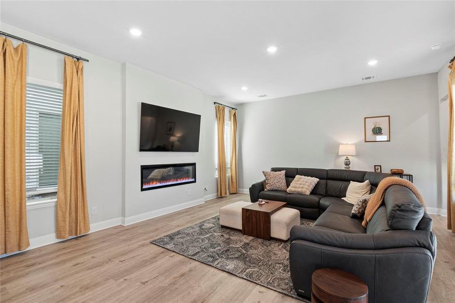 Furnished interior view inside a new home in Bayside, Rowlett (Image 14). Furnished interior view inside a new home in Bayside, Rowlett (Image 14).