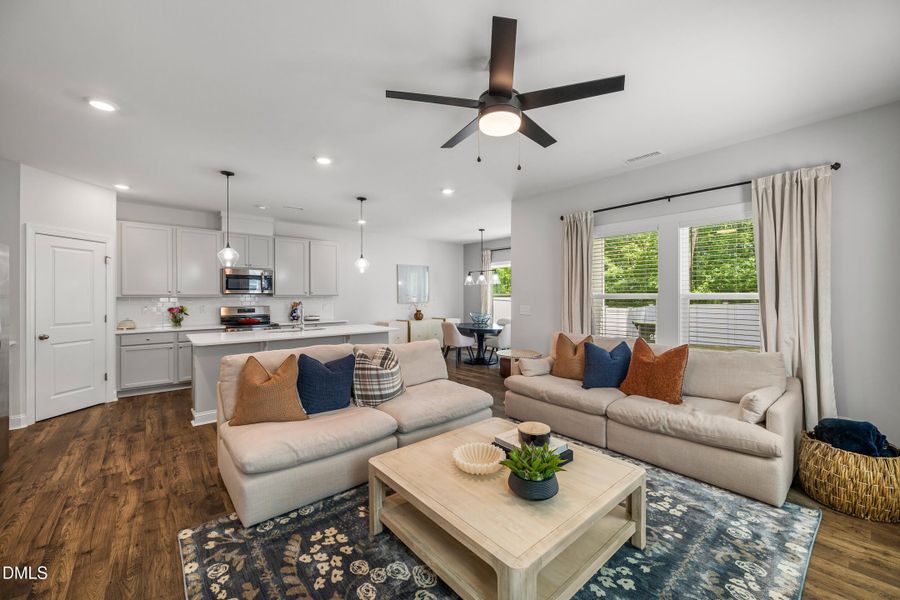 10 -530 barrington row ave, interior
