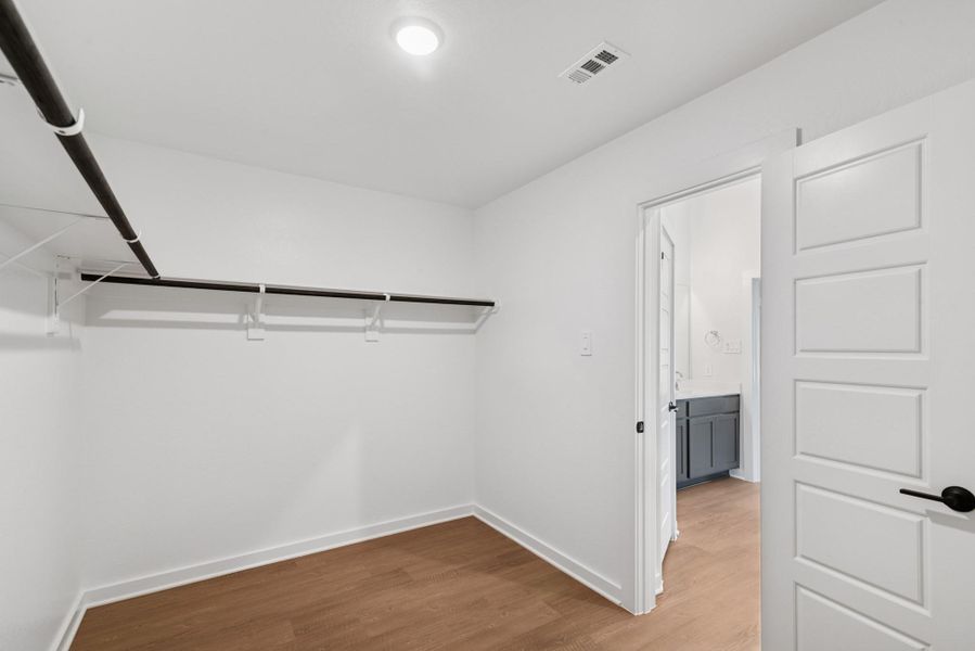 Spacious, unfurnished interior of a new home in Pinewood at Grand Texas, New Caney (Image 11).