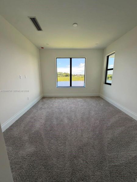Spacious, unfurnished interior of a new home in , Miami Lakes (Image 12).