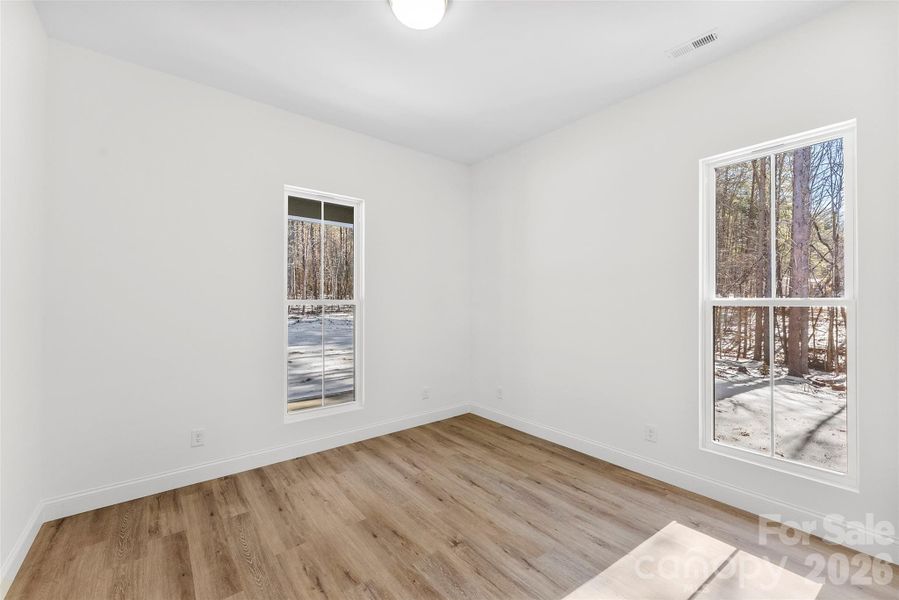 Spacious, unfurnished interior of a new home in , Kings Mountain (Image 23).