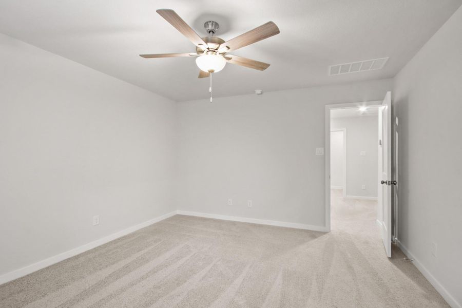 Spacious, unfurnished interior of a new home in Maple Heights, Porter (Image 10).