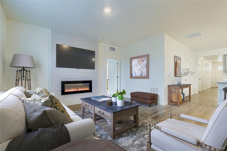 Family Room (virtually staged) Family Room (virtually staged)