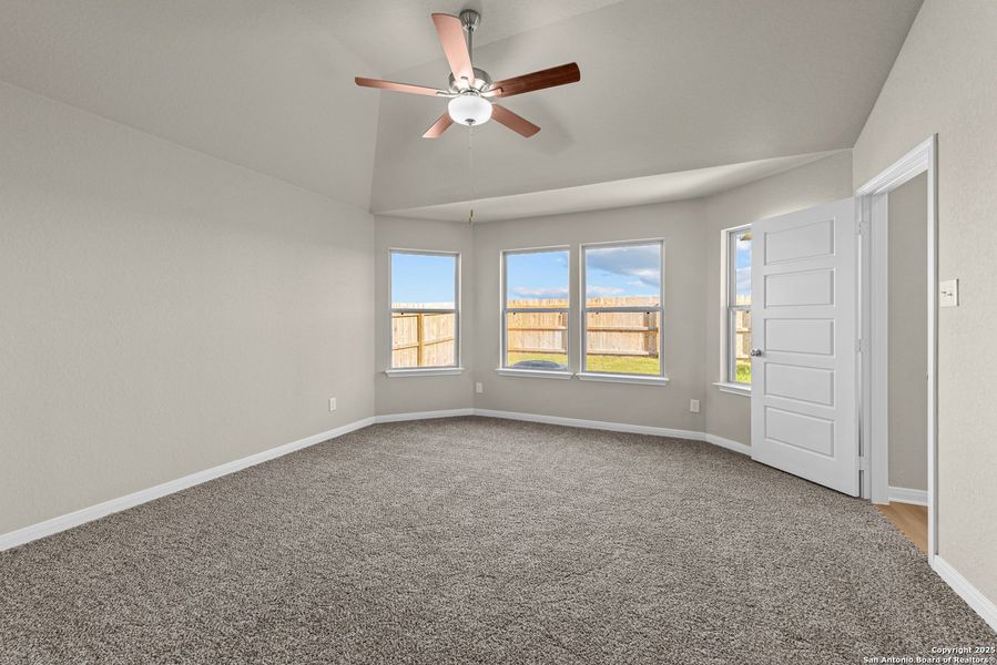 Spacious, unfurnished interior of a new home in Park Place, New Braunfels (Image 57).