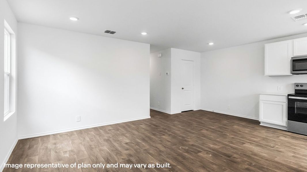 Representative unfurnished interior of a home built from the The Blake by D.R. Horton in Sonora, San Antonio (Image 14).