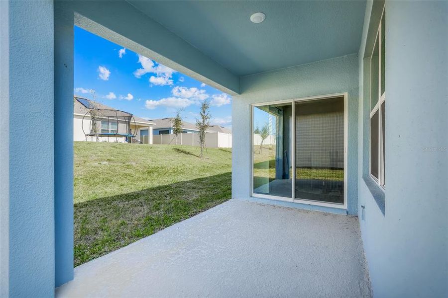 Exterior details and patio area of a home in Westridge Park, Zellwood (Image 3).