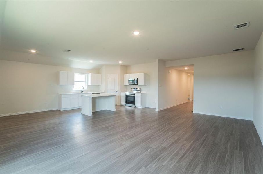 Edited_404_Rose_Ave_4 Edited_404_Rose_Ave_4