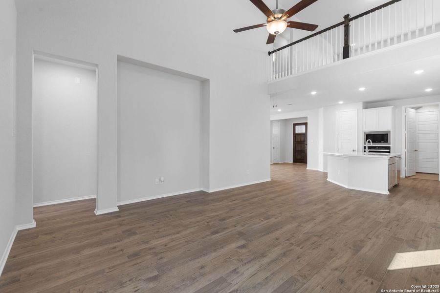 Spacious, unfurnished interior of a new home in Ladera, San Antonio (Image 22). Spacious, unfurnished interior of a new home in Ladera, San Antonio (Image 22).