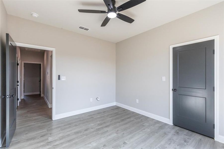 Spacious, unfurnished interior of a new home in , Tuscola (Image 27).