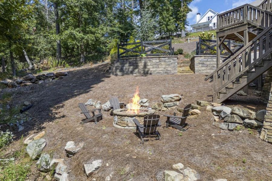 Image 56 of a home in The Cottages Of Lake Lanier.