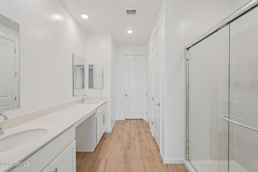 33-web-or-mls-S 95th Dr-S2201-033