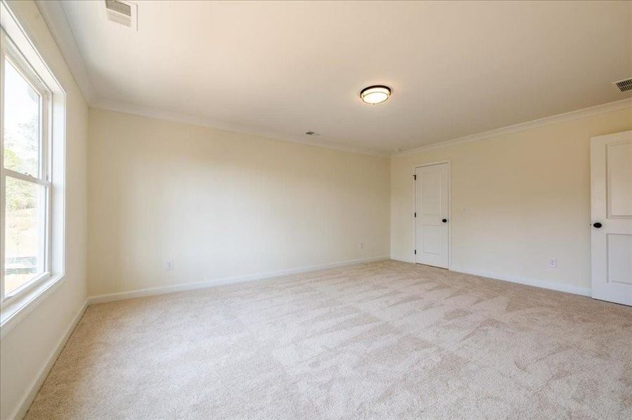 Spacious, unfurnished interior of a new home in Cherokee Township, Acworth (Image 23).