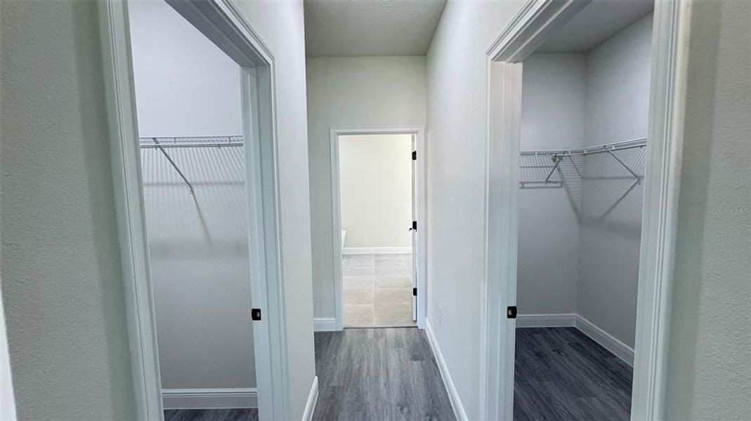 Spacious, unfurnished interior of a new home in , Ocala (Image 21).