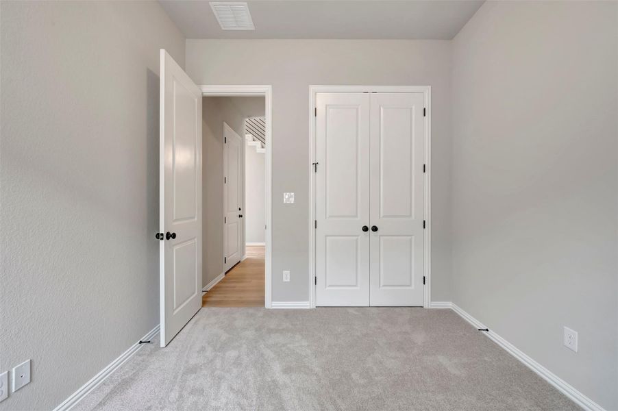 Spacious, unfurnished interior of a new home in Heritage, Dripping Springs (Image 24).