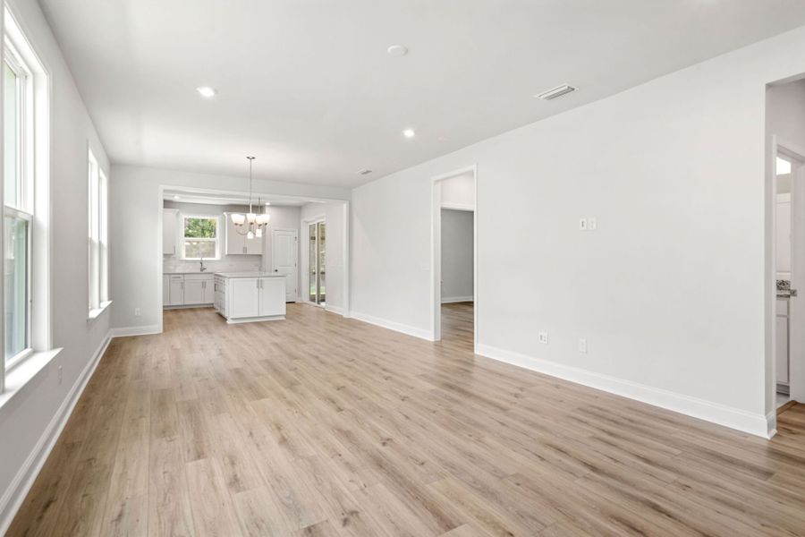 Spacious, unfurnished interior of a new home in Sun City Hilton Head, Bluffton (Image 16).