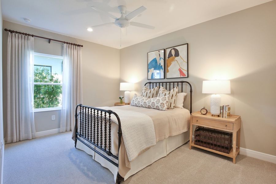 Representative furnished interior of a home built from the Lighthouse by Neal Communities in Boca Royale Golf & Country Club at Wellen Park, Englewood (Image 18).