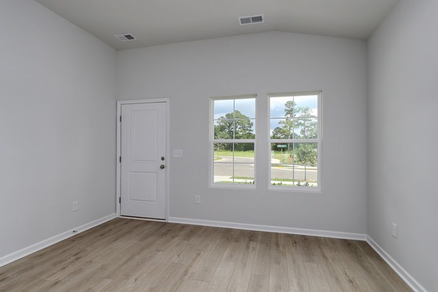 Spacious, unfurnished interior of a new home in Hainer Place, Conway (Image 18).