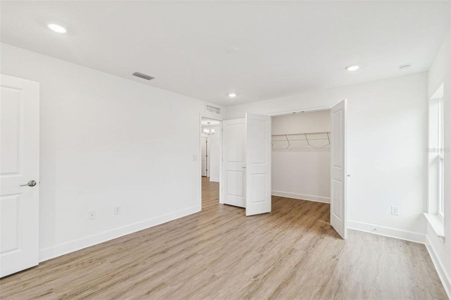 Spacious, unfurnished interior of a new home in , Spring Hill (Image 22).