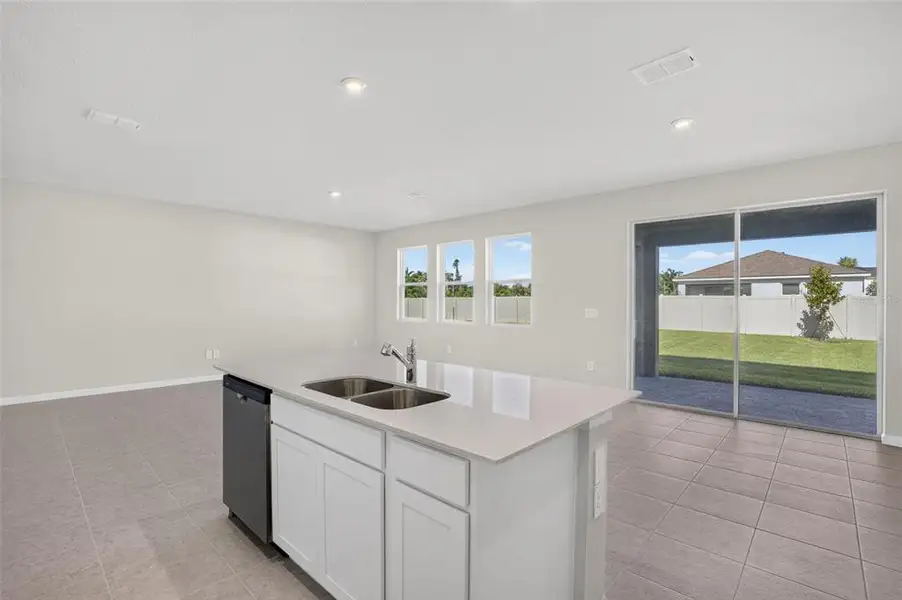 Furnished interior view inside a new home in Sanderling, Palmetto (Image 10).