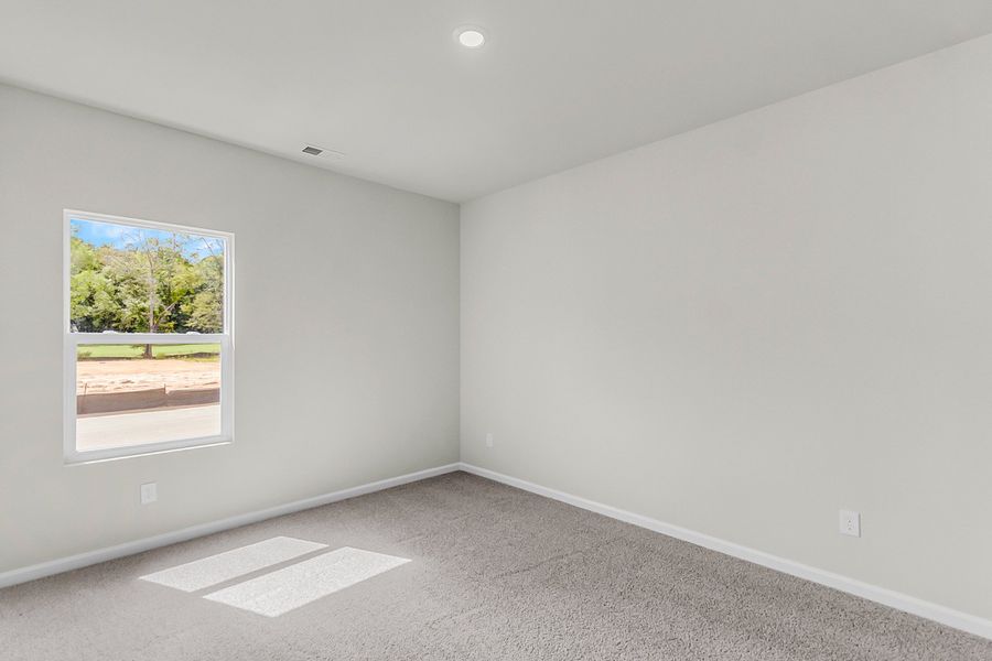 Spacious, unfurnished interior of a new home in Fairway Woods at Wyboo, Manning (Image 37).