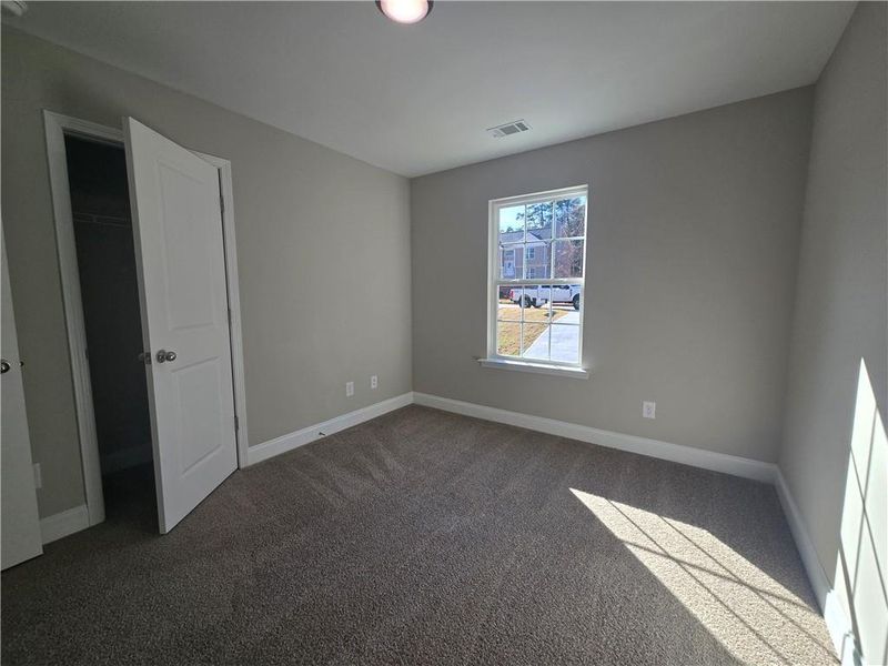 Spacious, unfurnished interior of a new home in , Gainesville (Image 17).