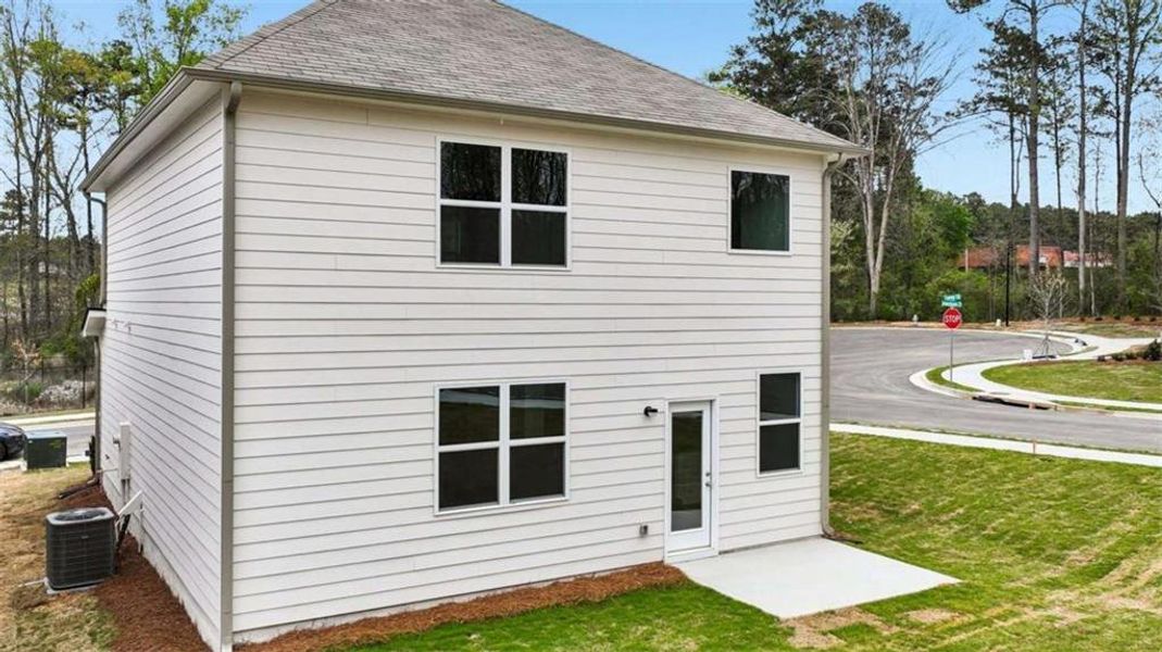 Exterior details and patio area of a home in Sherwood Manor, College Park (Image 4).