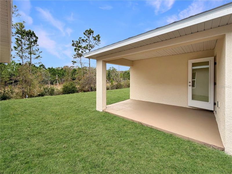 Exterior details and patio area of a home in , St. Cloud (Image 3).