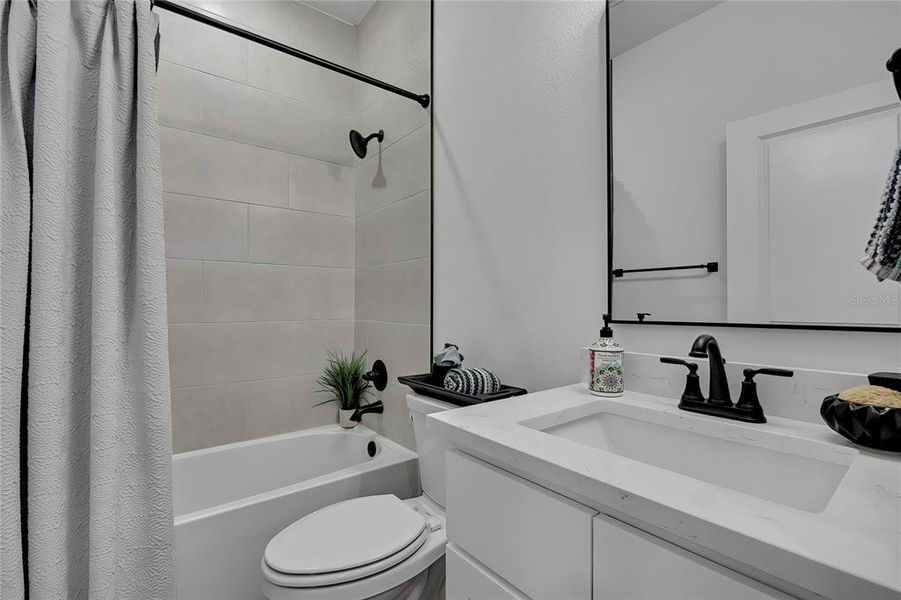 Furnished interior view inside a new home in , Spring Hill (Image 40).