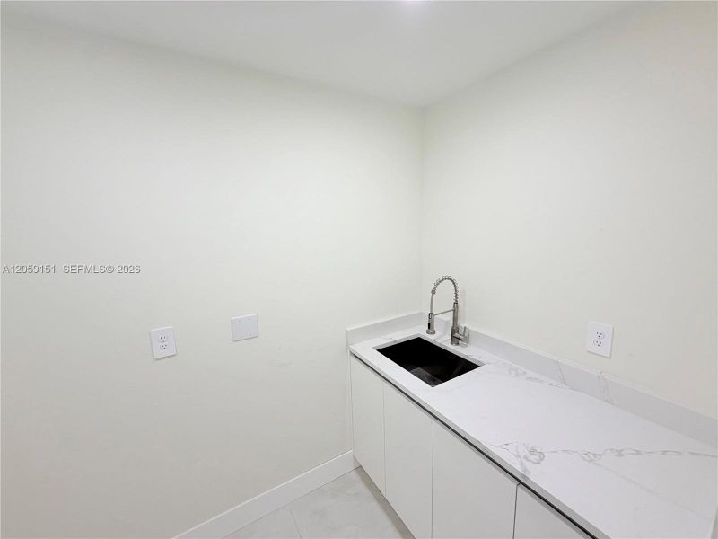 Image 47 of a home in .