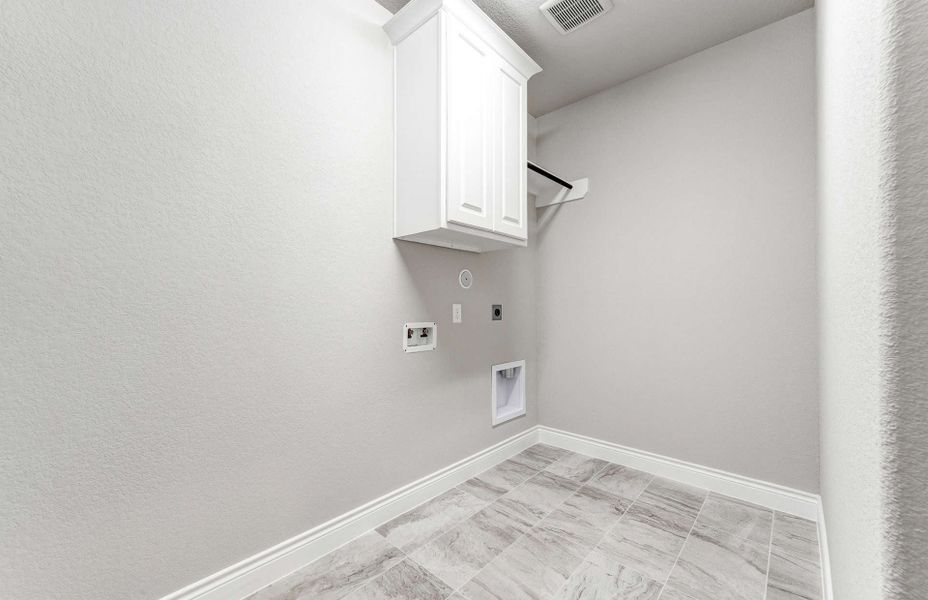 Spacious, unfurnished interior of a new home in The Highlands 55′, Porter (Image 21).