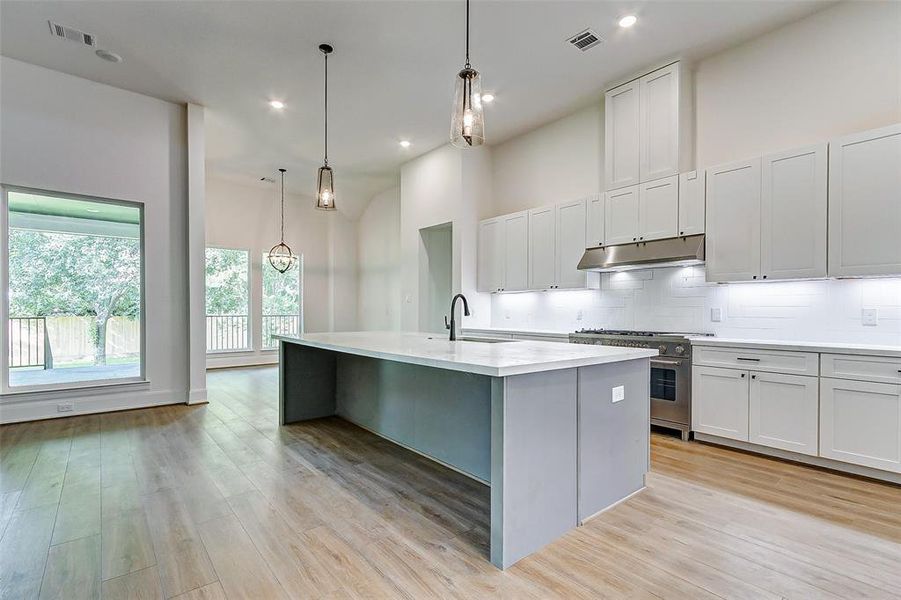 The breakfast bar will accommodate 4-5 bar stools providing the perfect “dine-in” option.