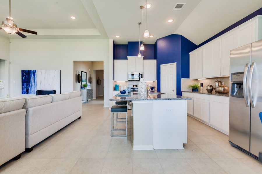 Representative furnished interior of a home built from the Floor Plan 2543 by Colina Homes in Grand Magnolia, Magnolia (Image 17). Representative furnished interior of a home built from the Floor Plan 2543 by Colina Homes in Grand Magnolia, Magnolia (Image 17).