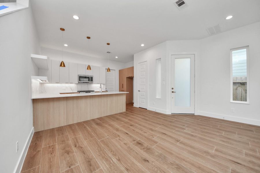 Kitchen/Dining Area