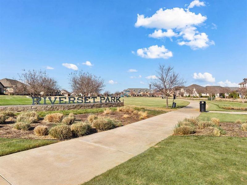 Community amenities in , Garland (Image 26).