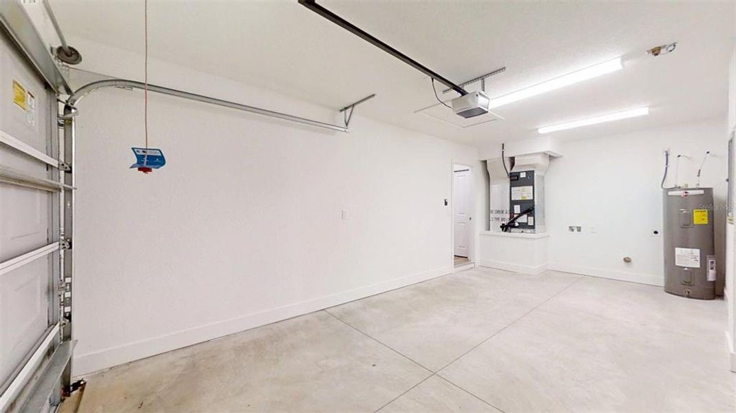 Spacious, unfurnished interior of a new home in , Dunnellon (Image 31). Spacious, unfurnished interior of a new home in , Dunnellon (Image 31).