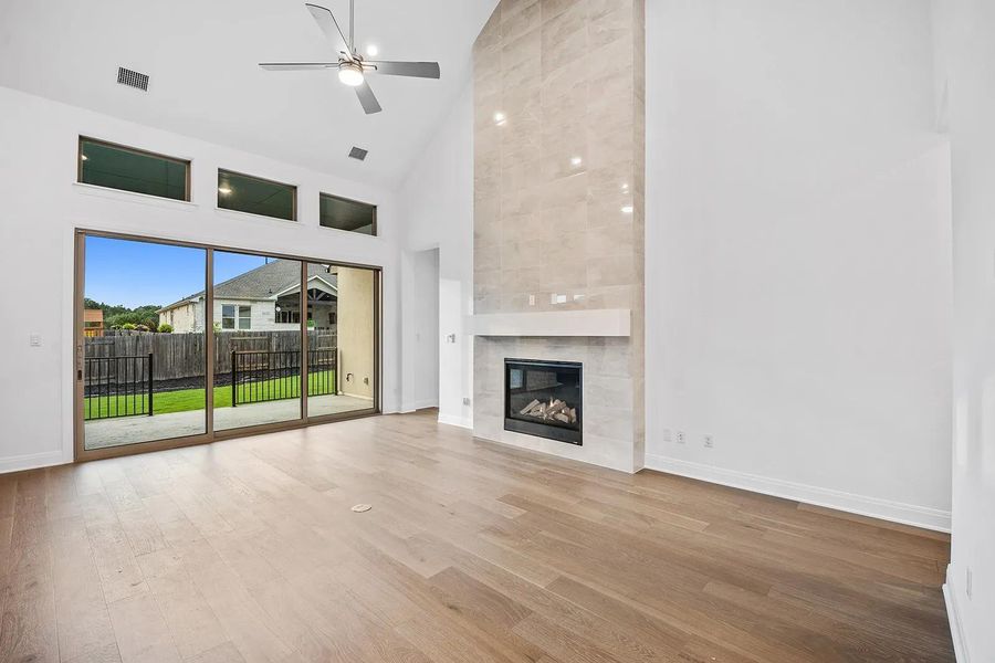 Spacious, unfurnished interior of a new home in Caliterra - 70', Dripping Springs (Image 20). Spacious, unfurnished interior of a new home in Caliterra - 70', Dripping Springs (Image 20).