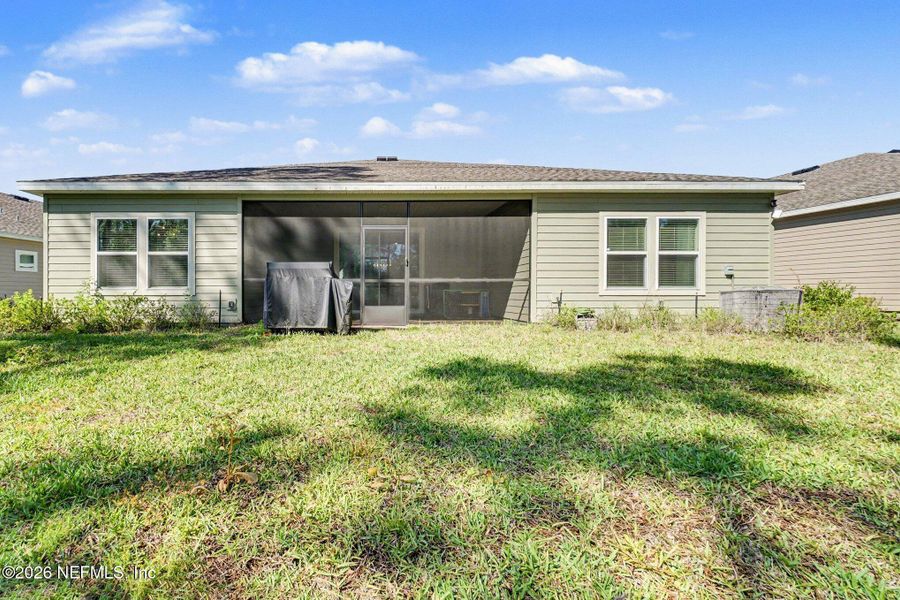 Exterior details and patio area of a home in , Yulee (Image 3).