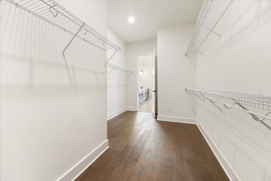 Spacious, unfurnished interior of a new home in Brooks Pond, Cumming (Image 39).