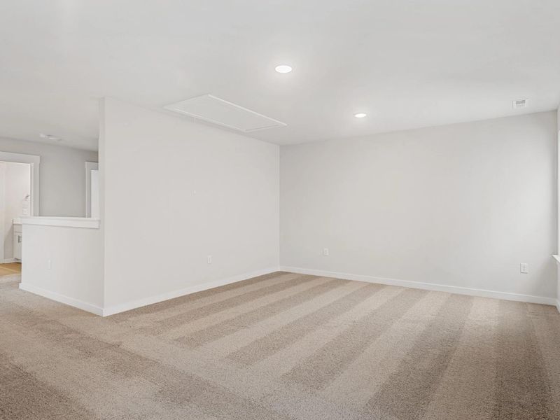 Spacious, unfurnished interior of a new home in Calista Farms, White House (Image 30).
