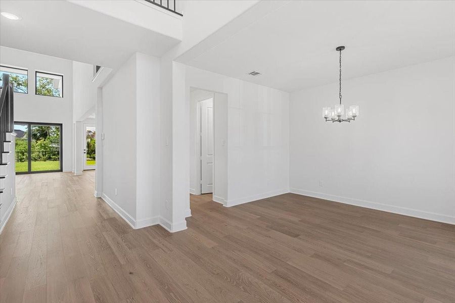 Spacious, unfurnished interior of a new home in , Missouri City (Image 37).