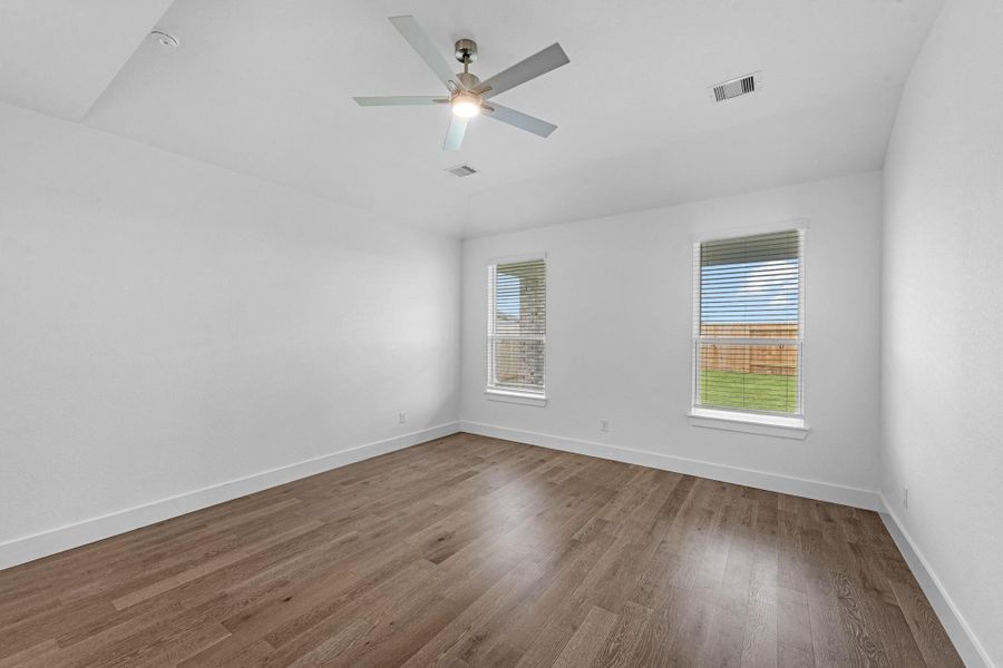 Spacious, unfurnished interior of a new home in Beacon Hill, Waller (Image 23).