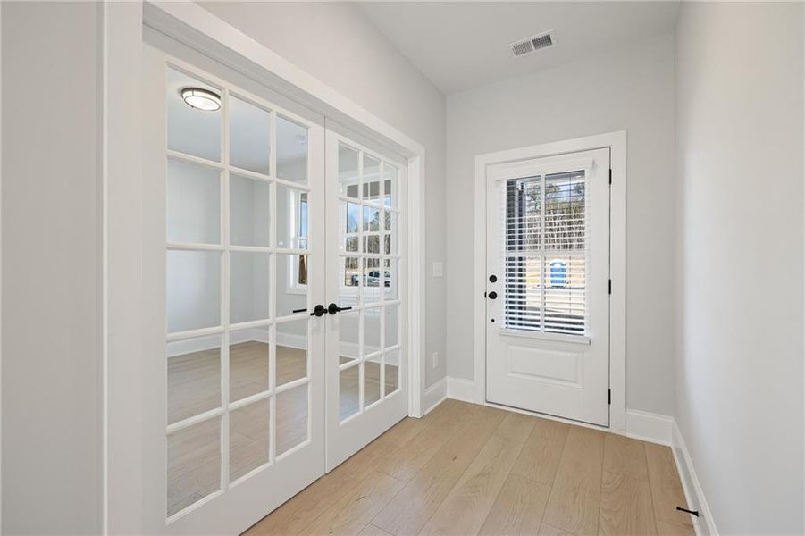 Spacious, unfurnished interior of a new home in Oak Valley Estates, Marietta (Image 23).