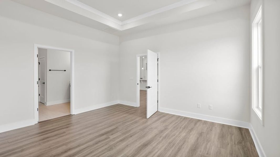 Spacious, unfurnished interior of a new home in Sunset Summits, Spartanburg (Image 32).
