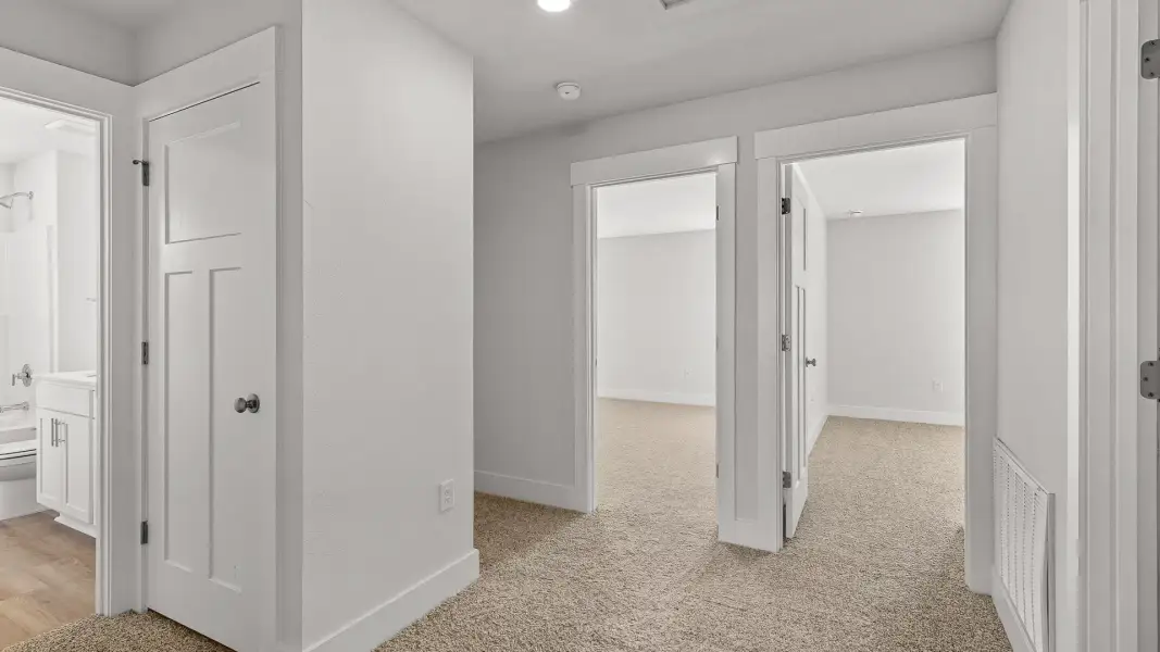 Spacious, unfurnished interior of a new home in Magnolia Lane, Santa Rosa Beach (Image 10).